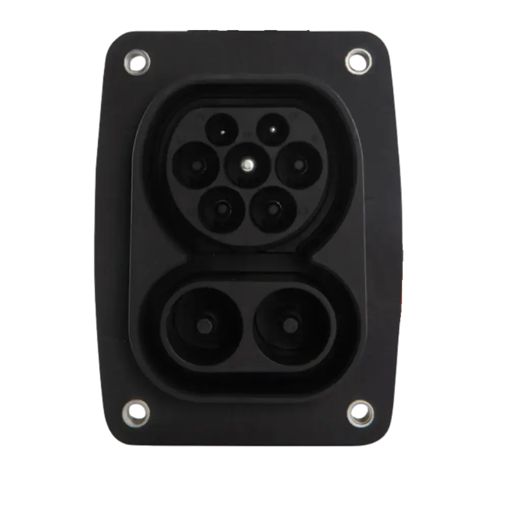 Close-up van een 🇳🇱 CCS2 stopcontact voor auto | 150A DC | 32A AC op een zwart laadinlaat, met zeven ronde connectoren en vier bevestigingsschroeven-perfect voor DC snelladen.