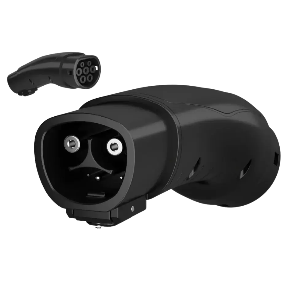 Een zwarte NACS naar Type 2 adapter voor elektrische auto opladen, te zien aan de voor- en zijkant met ronde en rechthoekige pluggaten. Compatibel met 11kW AC laden en Tesla adapter Europa.