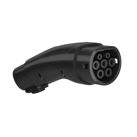 Een NACS naar Type 2 adapter voor 11kW AC laden (Tesla adapter Europa) in zwart, met zeven ronde pinnen, wordt getoond tegen een transparante achtergrond.