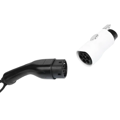 De Type 2 naar Type 1 adapter | J1772 EV laadadapter worden tegenover elkaar weergegeven op een effen witte achtergrond.