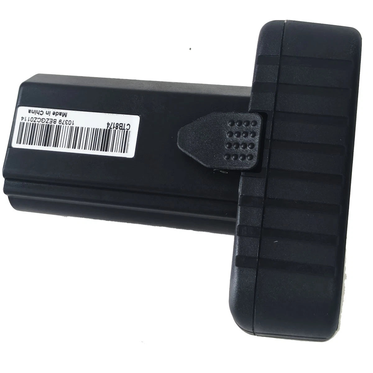 Een zwarte plastic vervangende Snap-on-accu van 14,4 V – CTB8174 / CTB8172, een Li-ion-accupakket met geribbelde handgreep en een barcodesticker aan de zijkant, afgebeeld op een witte achtergrond.