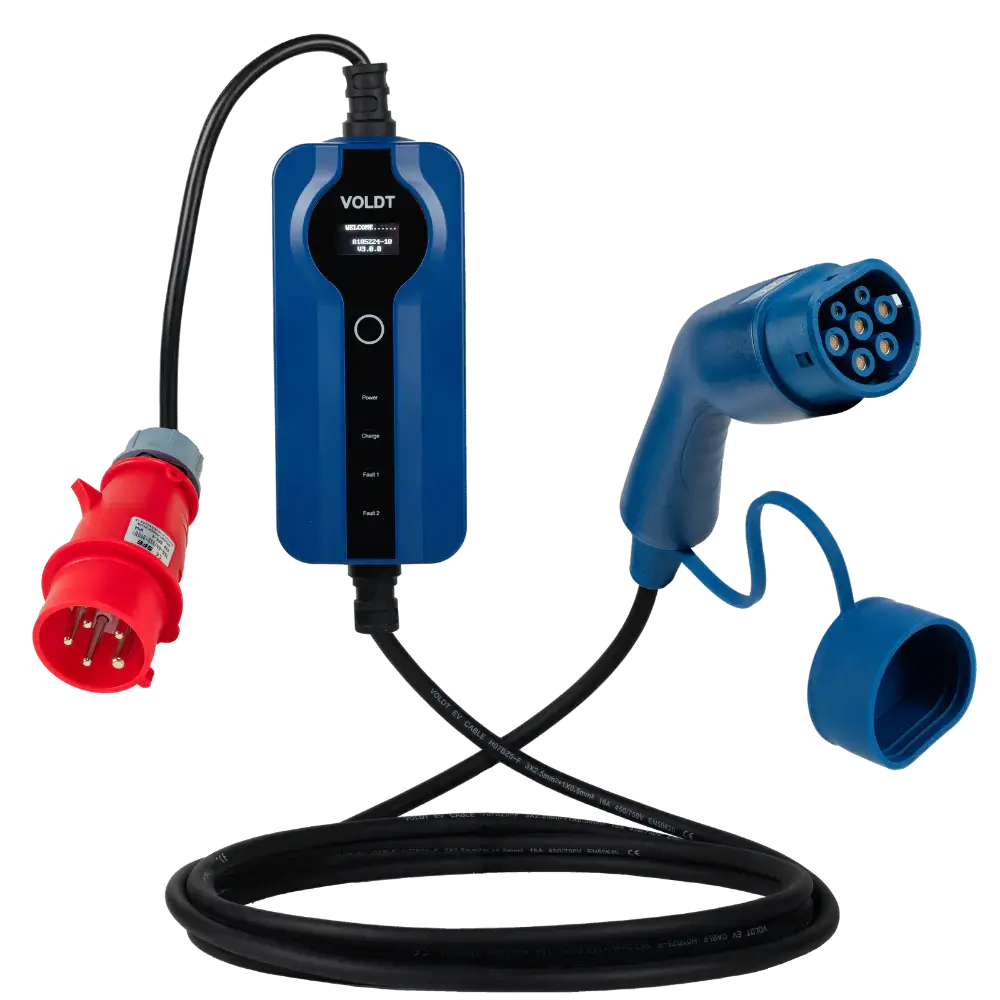 De 🇳🇱 Voldt 11kW 3-fase mobiele EV-lader is een NL product met 3 jaar garantie, voorzien van control box, rode industriële stekker en blauwe Type 2 connector met beschermkap aan een zwarte spiraalkabel - ideaal voor laadstations.