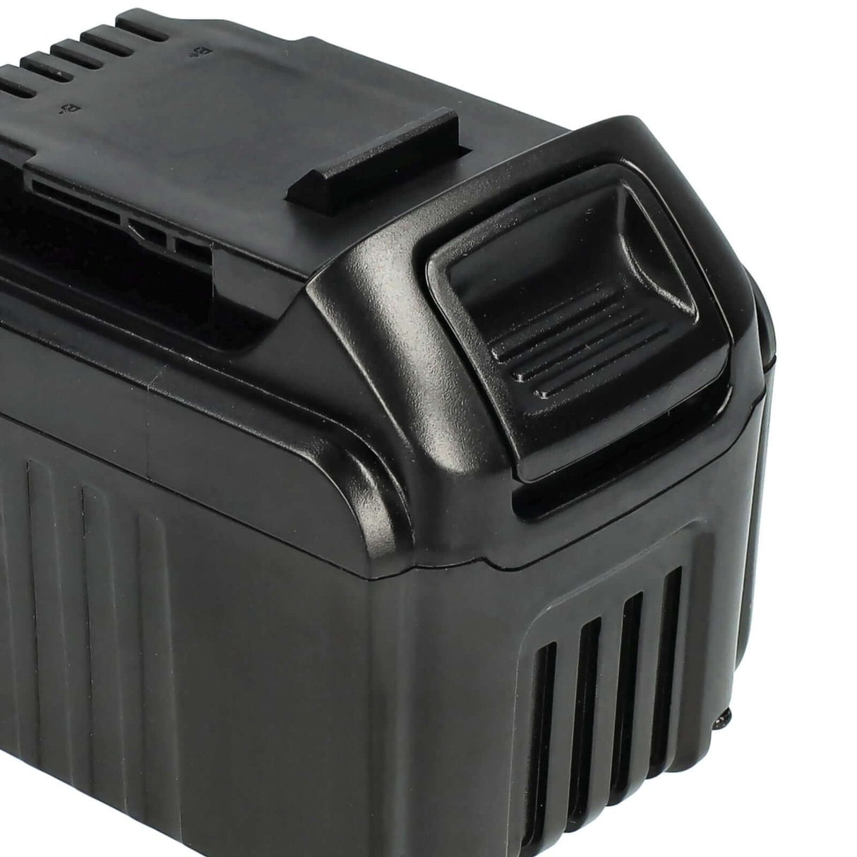 Een close-up van een zwarte DeWalt 14,4V XR Li-ion Accu Vervanging batterij, compatibel met DCB140, DCB141, DCB142 (XJ) en DCD735, DCF835 gereedschappen; rechthoekig met geventileerde zijkanten en een vergrendeling voor veilige bevestiging.