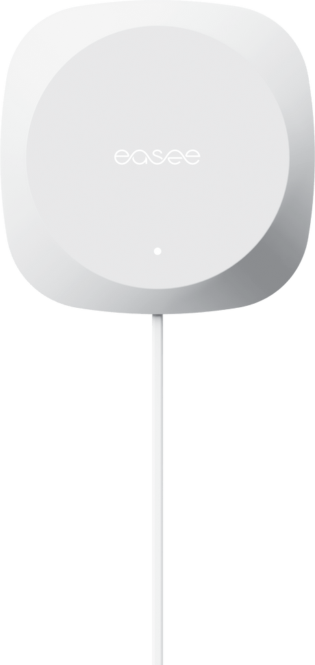 Een wit, vierkant apparaat voor wandmontage met afgeronde hoeken en een centraal Easee-logo - perfect als laadpaal thuis, ter ondersteuning van load balancing via de Easee Equalizer Load balancing voor P1 poort van slimme meter.