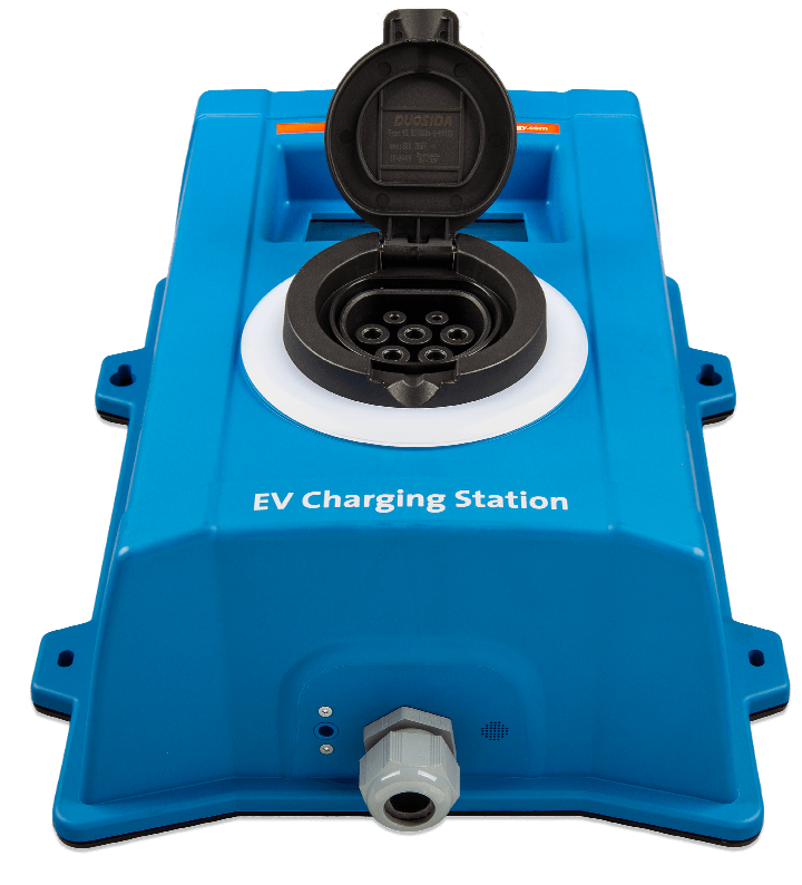 De blauwe Laadpaal Victron EV Laadstation (1-fase of 3-fase, tot 22kW) heeft een robuust, doosvormig ontwerp met een open ronde laadpoort en "EV Laadstation" label - ideaal voor gebruik met zonnepanelen als een krachtige laadpaal.