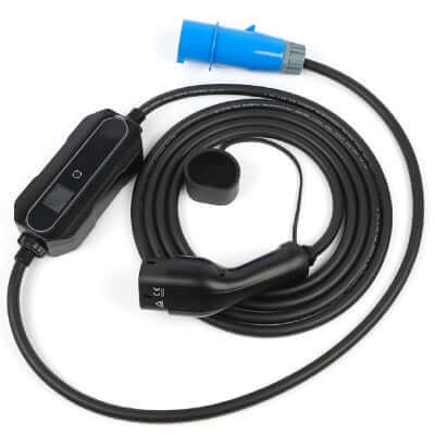 De Thuislader stopcontact type 2 1-fase 32A 7,2kW voor elektrische auto is een zwarte EV laadkabel met een bedieningskastje, blauwe stekker en zwarte connector, netjes opgerold op een witte achtergrond.