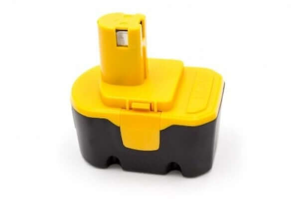 Een geel met zwarte Accu voor Ryobi Gereedschap 14,4V Ni-MH vervangingsaccu (3000mAh) is afgebeeld op een witte achtergrond, met een verticale connector voor compatibele gereedschappen zoals CDI1443, P200 of HP1441.