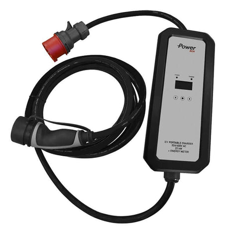 De Thuislader voor stopcontact Ratio Power Box 3-Fase 16A/32A 5 meter is een zwarte draagbare thuislader voor EV met een Type 2 vrouwelijke stekker, bijgevoegde kabel, bedieningskast met display en indicatielampjes, plus rode en zwarte stekkers die laadinfo tonen.