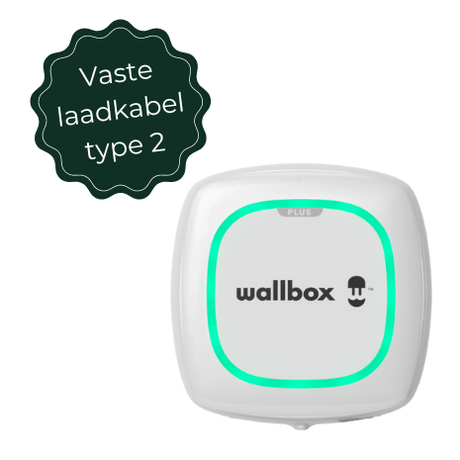 A wit Voordeelset Laadstation Wallbox Pulsar Plus 3,7kW tot 22kW met type 2 vaste kabel (5 & 7 meter), met een gloeiende groene rand en een donker label met de tekst "type 2 vaste kabel" links.
