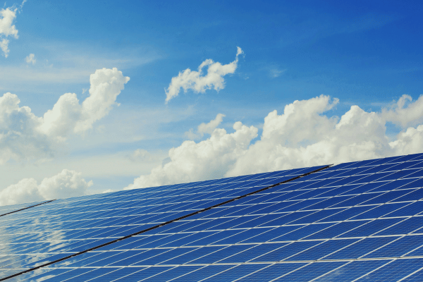 Hoeveel zonnepanelen heb je nodig voor een elektrische auto?