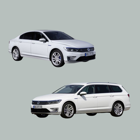 Twee witte Volkswagen Passat-auto's worden getoond op een grijze achtergrond: een sedan bovenaan en een stationwagen onderaan, beide gezien vanuit de voorkant.