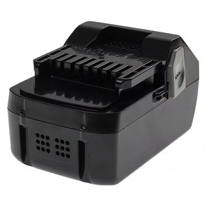 Een Hitachi 18V Li-Ion accu, vervangend voor BSL1830/1840/1850/1815X en geschikt voor Hitachi 18V gereedschap met BSL18xx accu, is afgebeeld met ventgaten, clipmechanisme en aansluitingen op een witte achtergrond.