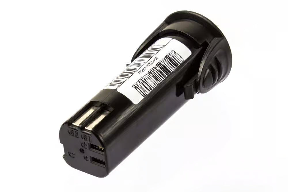 Een zwart cilindervormig apparaat met metalen contacten en een barcodelabel, afgebeeld tegen een witte achtergrond. Het is een Panasonic 3,6V Li-Ion accu - vervangt EY9025, EY9025B, EZ9025, EY9021, EZ9021 - geschikt voor EY7410LA2S.