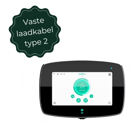 A Wallbox Commander 2, de laadpaal voor elke EV met type 2 aansluiting, wordt getoond met zwart-wit touchscreen en een label linksboven: "Vaste laadkabel type 2", wat aangeeft dat het een vaste kabel heeft voor elektrische auto's.