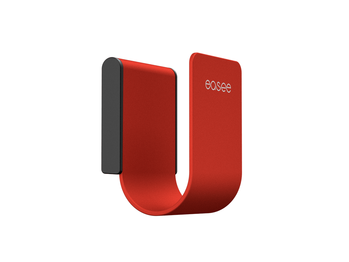 Een rode, U-vormige Easee kabelhouder Wit/Rood/Zwart/Chrome wandhaak gemaakt van roestvrij staal met een plat zwart uiteinde en "eosee" in wit, met een modern, minimalistisch ontwerp voor het eenvoudig opbergen van kabels.