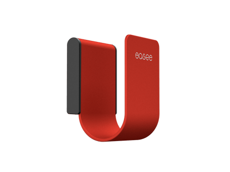 Een rode, U-vormige Easee kabelhouder Wit/Rood/Zwart/Chrome wandhaak gemaakt van roestvrij staal met een plat zwart uiteinde en "eosee" in wit, met een modern, minimalistisch ontwerp voor het eenvoudig opbergen van kabels.