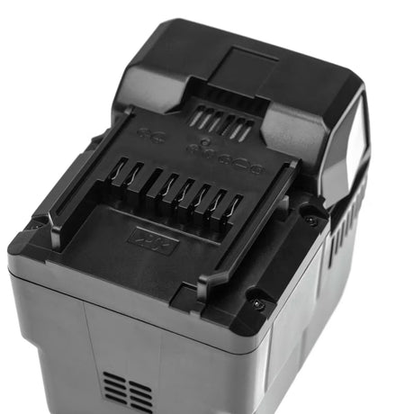 Een close-up van een Accu voor Hitachi DH 36DAL BSL 3636 36V Li-Ion accupack met zichtbare metalen connectoren, tegen een witte achtergrond.