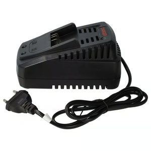 Een zwarte Bosch lader voor 14,4V & 18V Li-Ion accu's (compatibel met BAT607, BAT614, BAT618; vervangt 2 607 336 078, DDS180-serie) met een tweepolige stekker en koelopeningen is afgebeeld op een witte achtergrond.